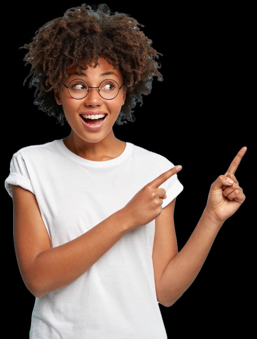 Persona señalando el mensaje